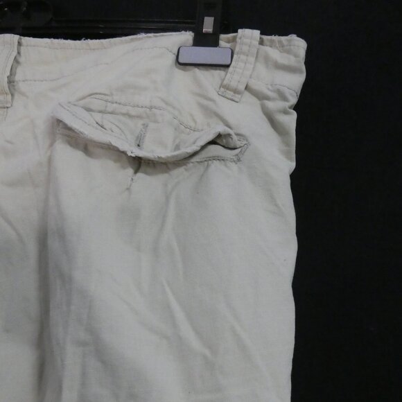 BLUENOTES - Classic Cargo - Knee Length | size 38 | Beige Cargo Shorts - Picture 11 of 16